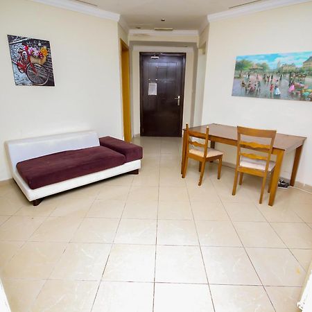 Nice Single Rooms For "Girls" Only In Dubai, Marina Dış mekan fotoğraf