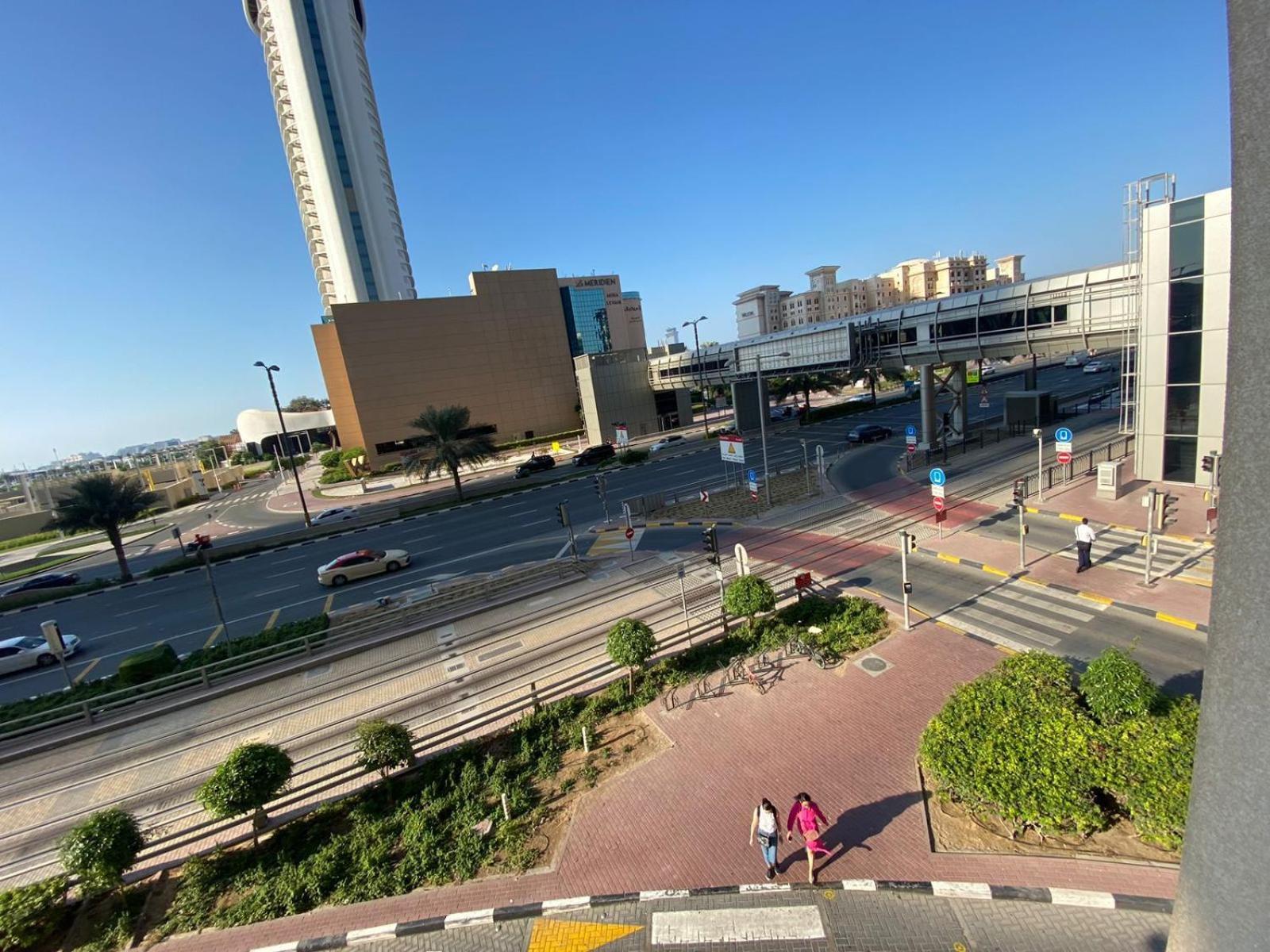 Nice Single Rooms For "Girls" Only In Dubai, Marina Dış mekan fotoğraf