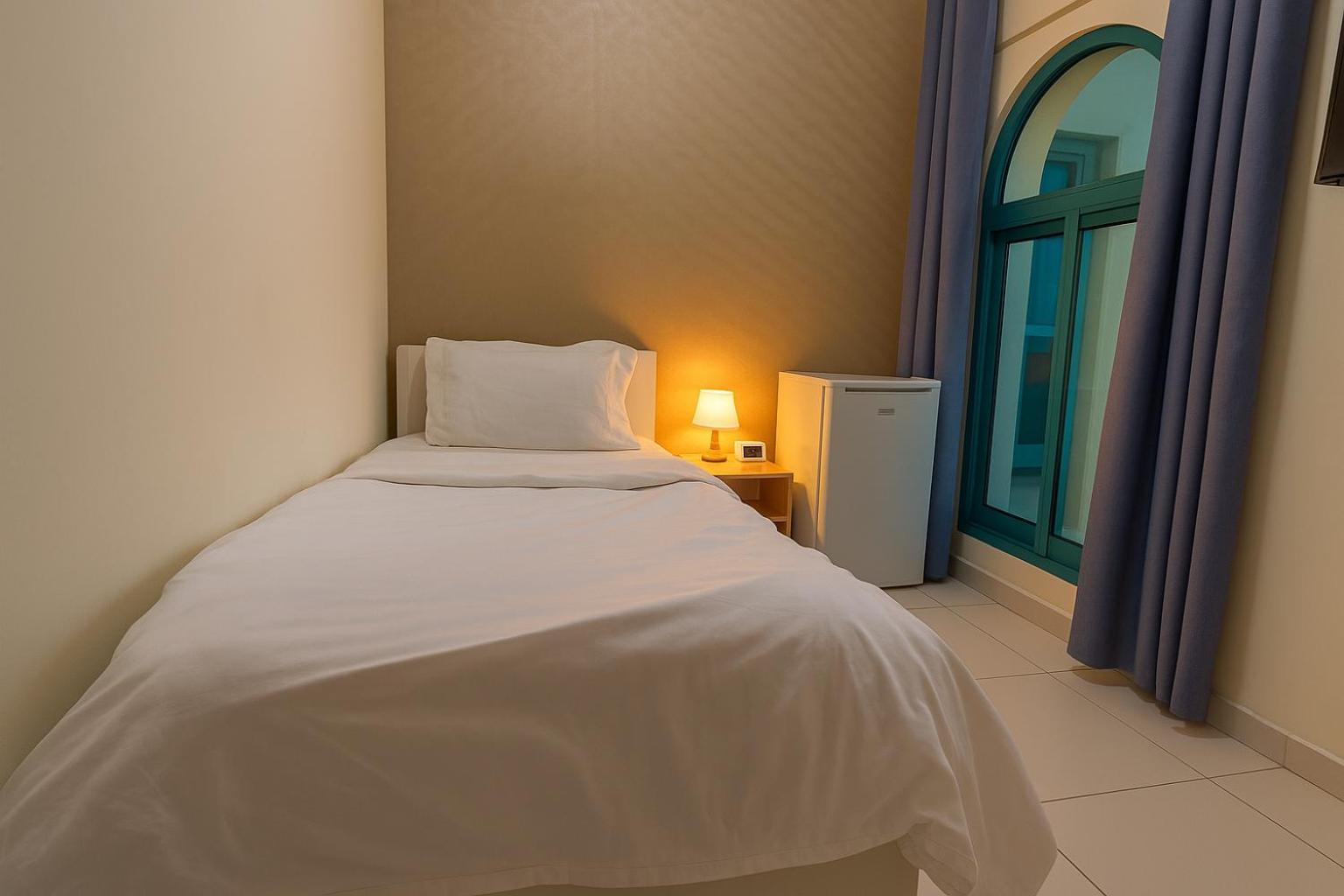 Nice Single Rooms For "Girls" Only In Dubai, Marina Dış mekan fotoğraf