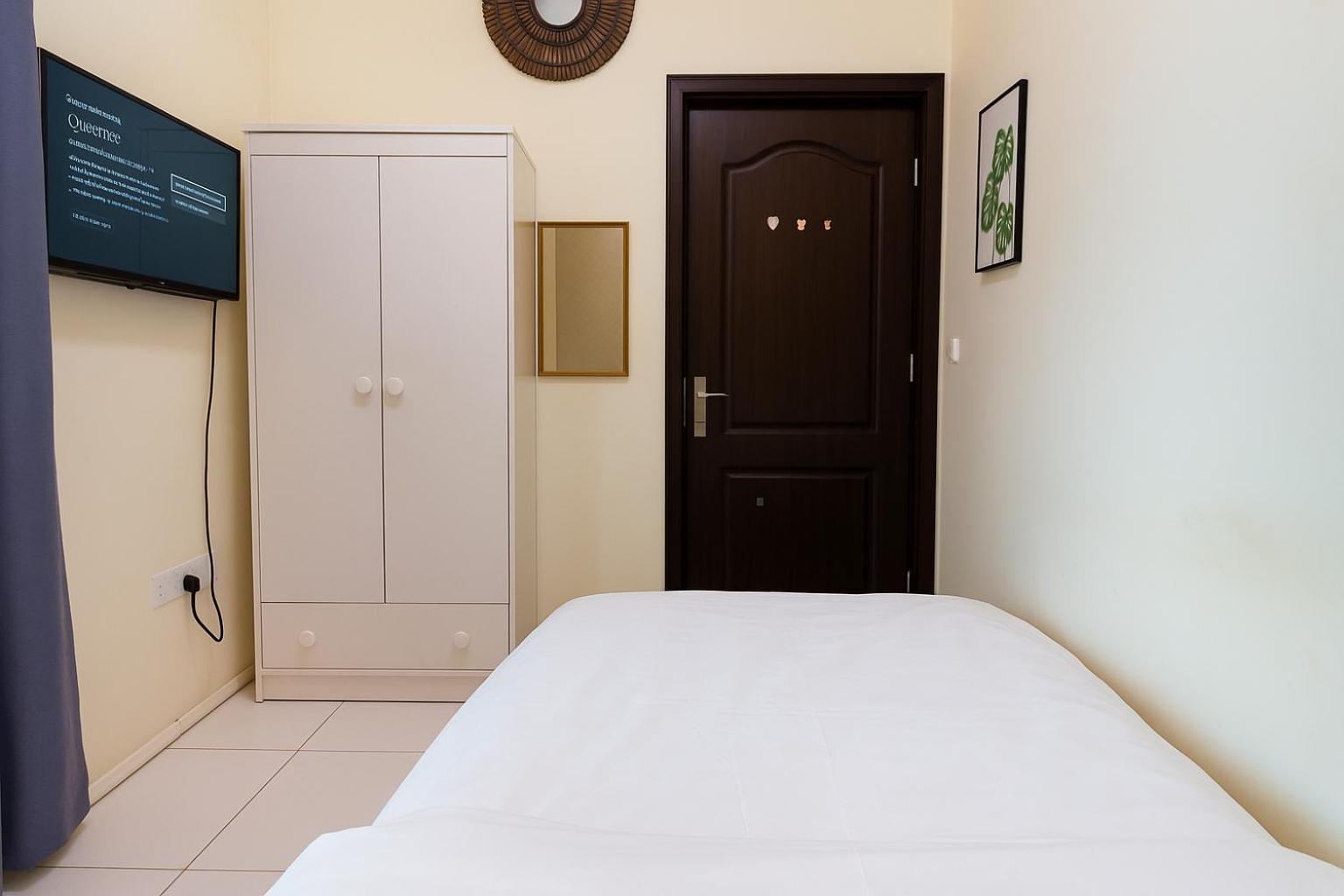 Nice Single Rooms For "Girls" Only In Dubai, Marina Dış mekan fotoğraf