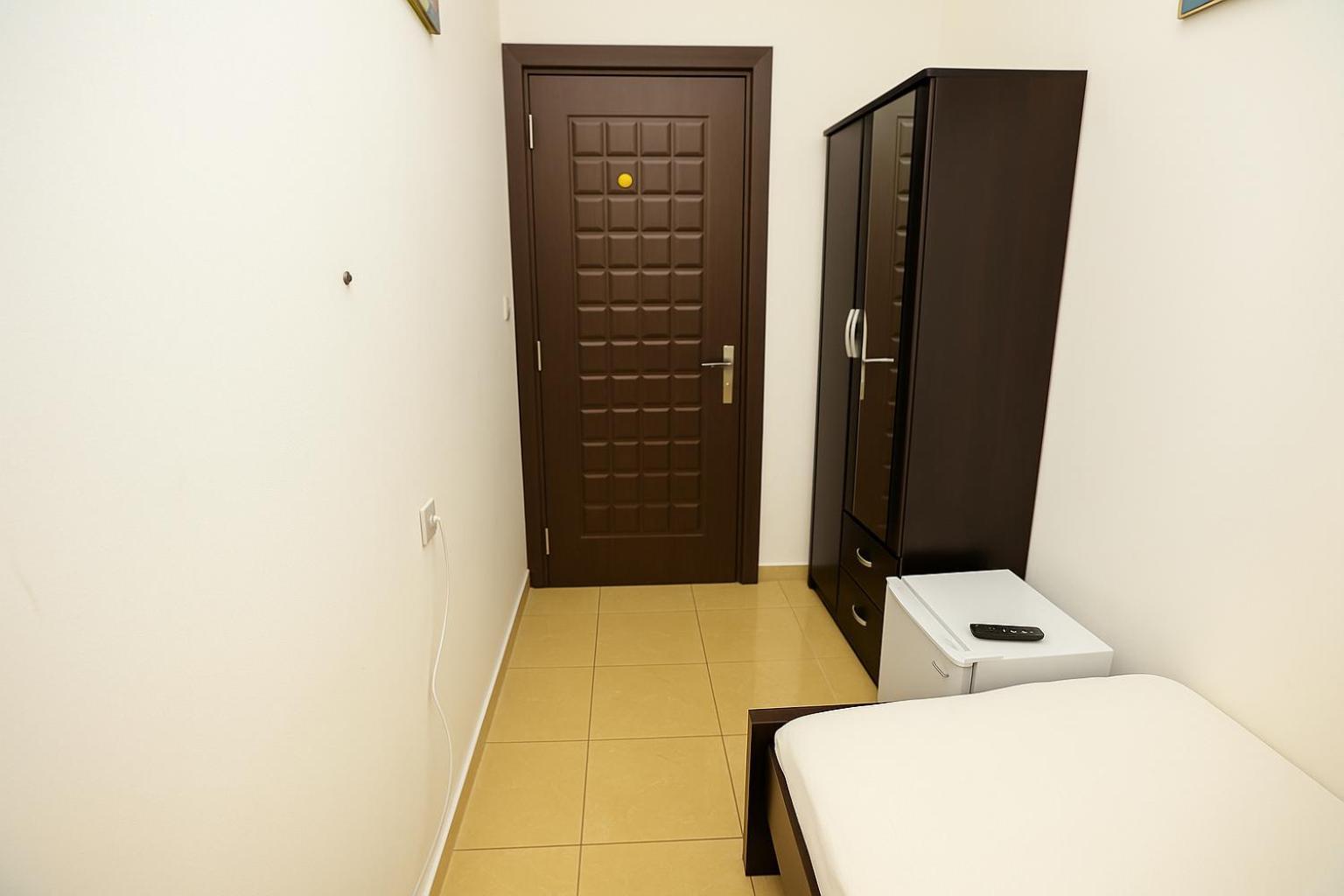 Nice Single Rooms For "Girls" Only In Dubai, Marina Dış mekan fotoğraf