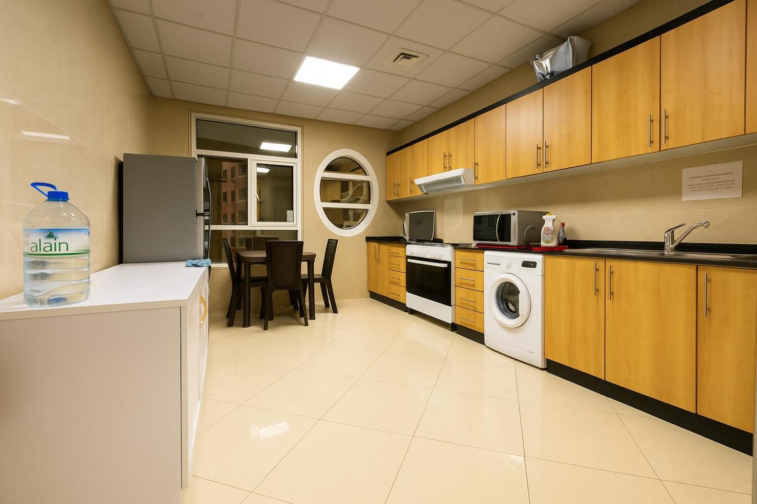 Nice Single Rooms For "Girls" Only In Dubai, Marina Dış mekan fotoğraf