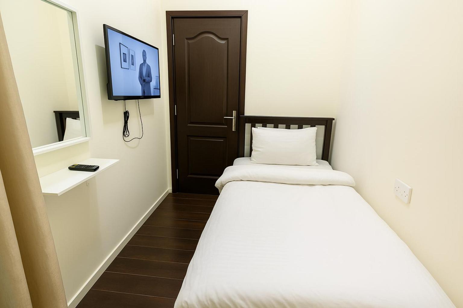 Nice Single Rooms For "Girls" Only In Dubai, Marina Dış mekan fotoğraf