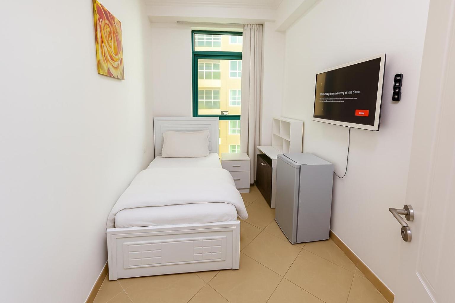 Nice Single Rooms For "Girls" Only In Dubai, Marina Dış mekan fotoğraf