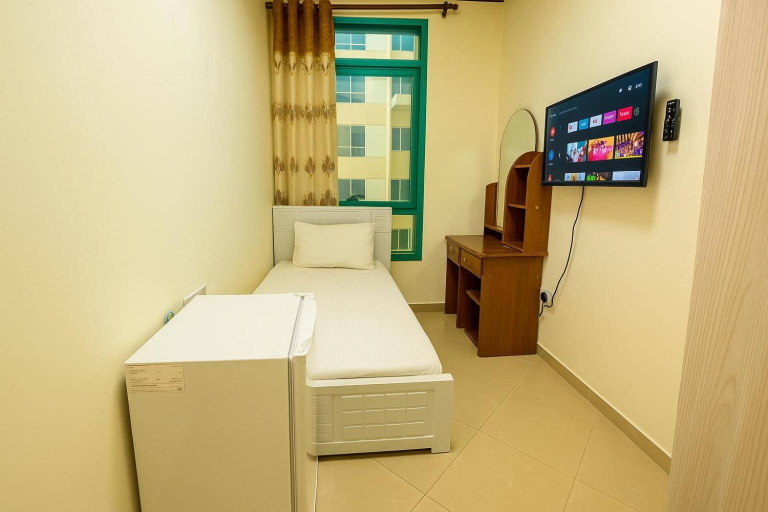 Nice Single Rooms For "Girls" Only In Dubai, Marina Dış mekan fotoğraf