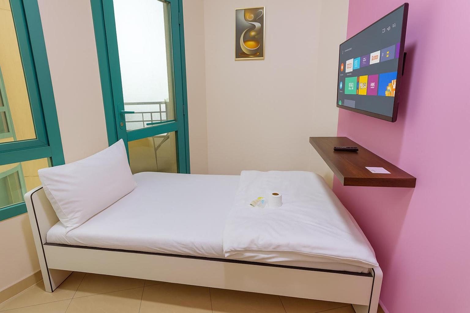 Nice Single Rooms For "Girls" Only In Dubai, Marina Dış mekan fotoğraf