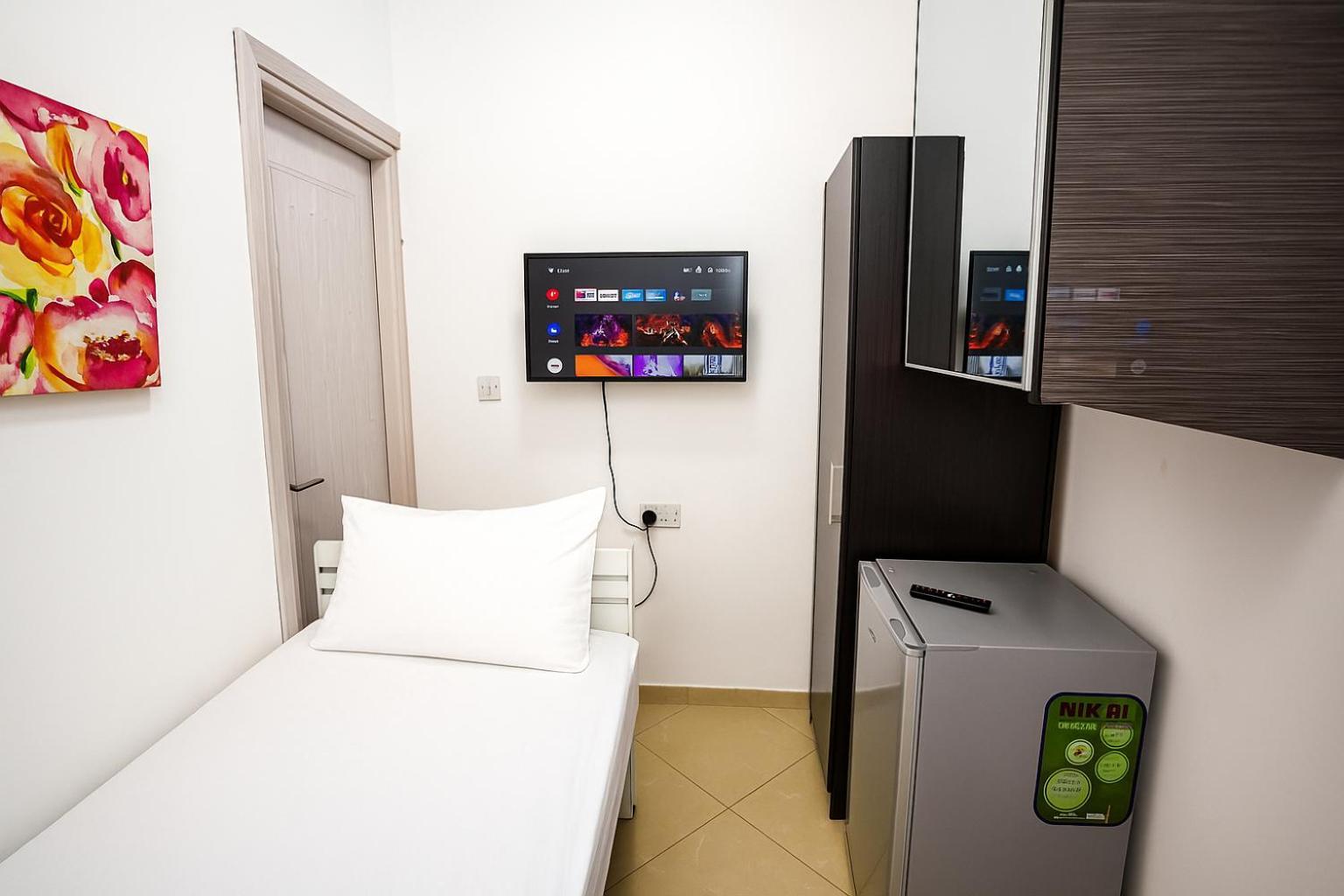 Nice Single Rooms For "Girls" Only In Dubai, Marina Dış mekan fotoğraf